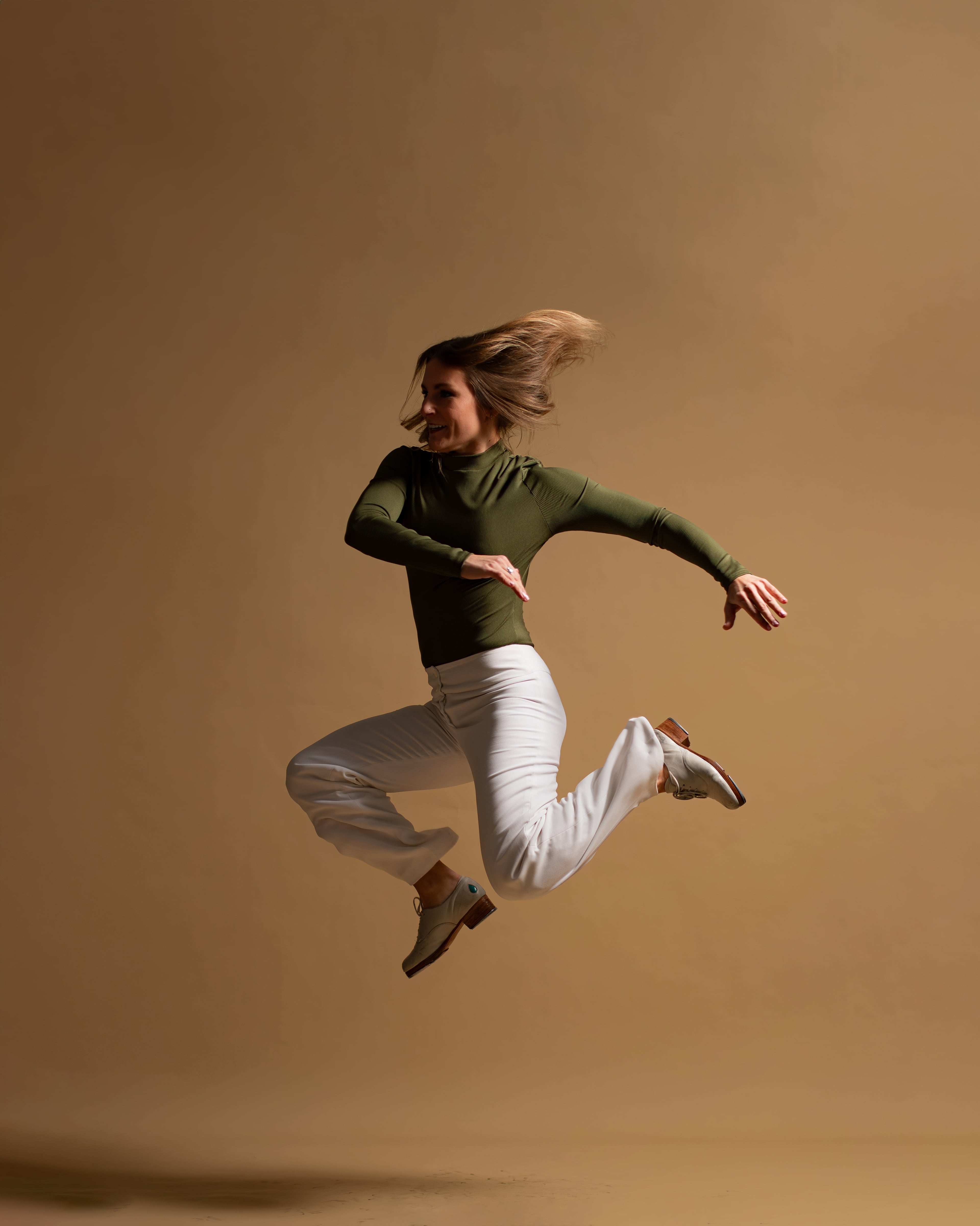 Lorraine Stippec performing